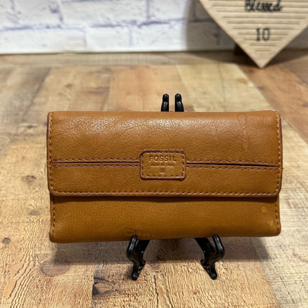 Fossil brown leather wallet